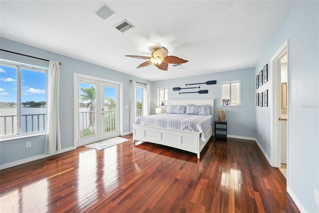 На продажу: $2,500,000 (4 спален, 3 ванн, 4394 Квадратных фут)