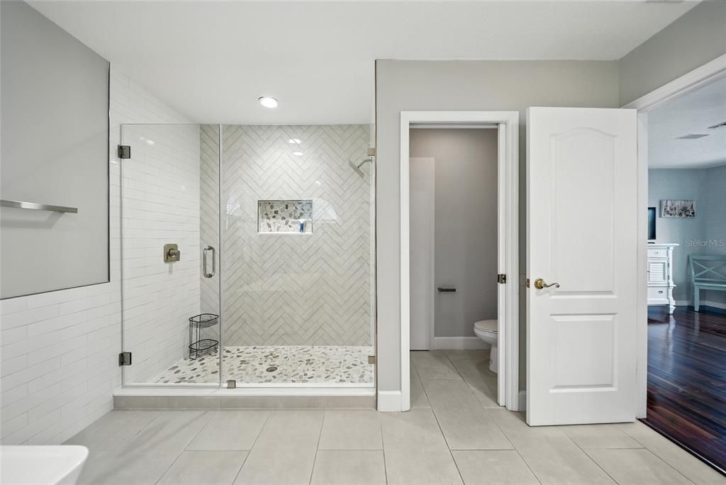 На продажу: $2,500,000 (4 спален, 3 ванн, 4394 Квадратных фут)