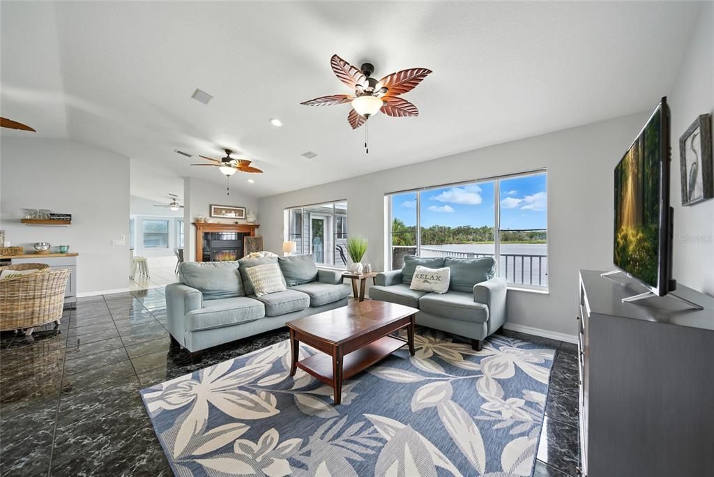 На продажу: $2,500,000 (4 спален, 3 ванн, 4394 Квадратных фут)