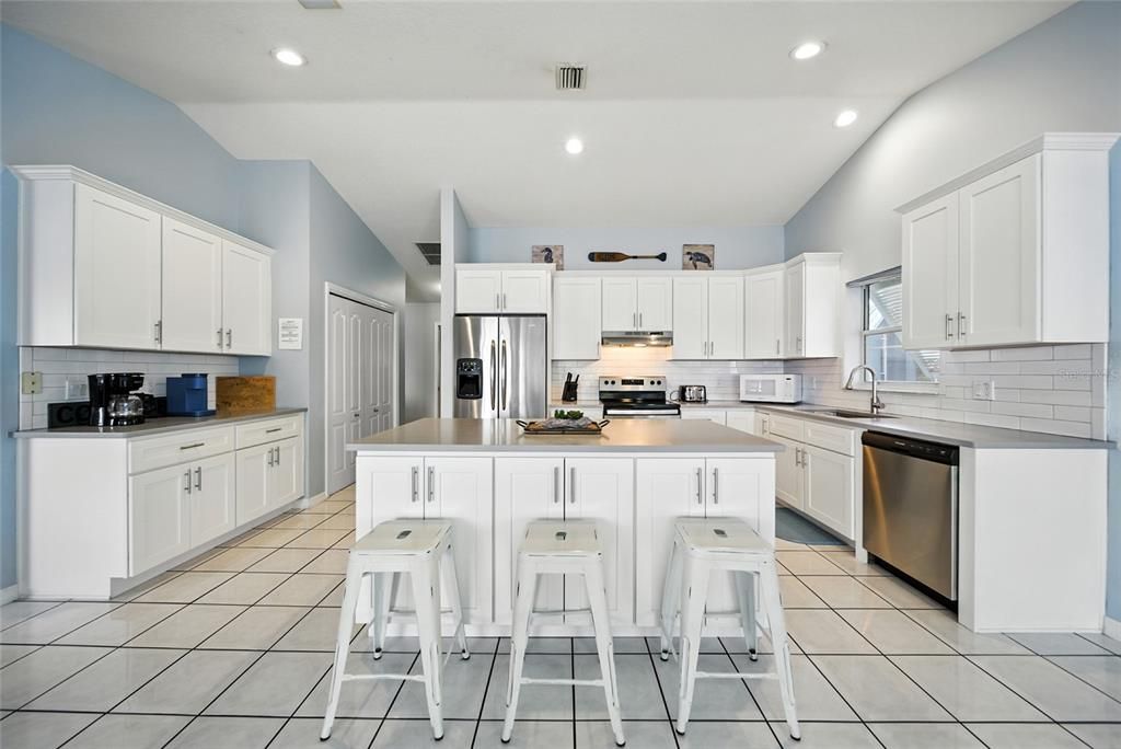 На продажу: $2,500,000 (4 спален, 3 ванн, 4394 Квадратных фут)