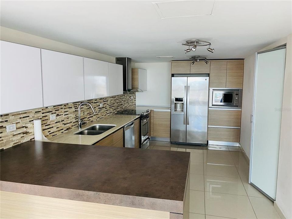 For Rent: $5,000 (3 beds, 2 baths, 213.68 Square Feet)