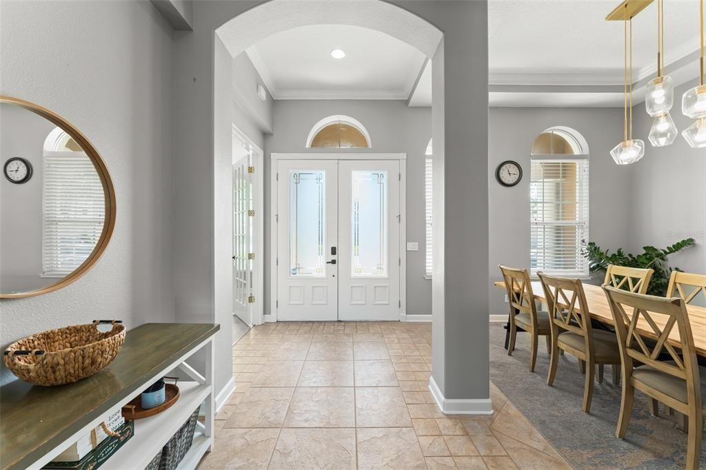 For Sale: $949,000 (5 beds, 4 baths, 4041 Square Feet)