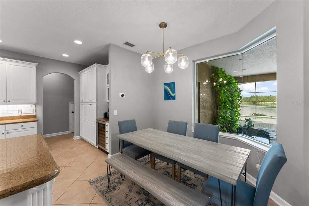 For Sale: $949,000 (5 beds, 4 baths, 4041 Square Feet)