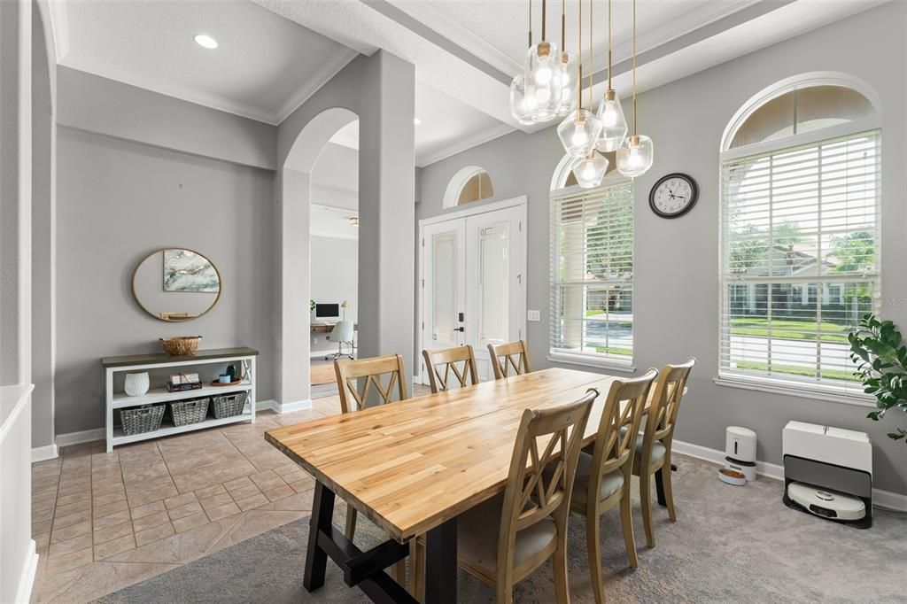 For Sale: $949,000 (5 beds, 4 baths, 4041 Square Feet)