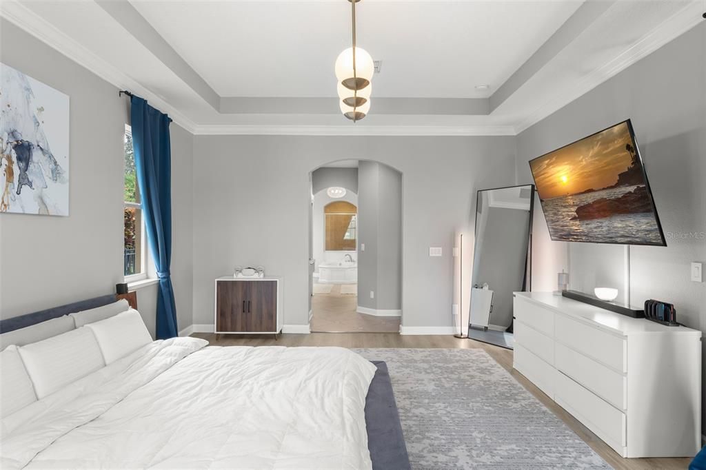 For Sale: $949,000 (5 beds, 4 baths, 4041 Square Feet)