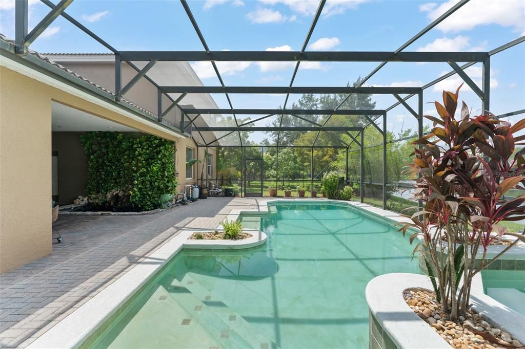 For Sale: $949,000 (5 beds, 4 baths, 4041 Square Feet)