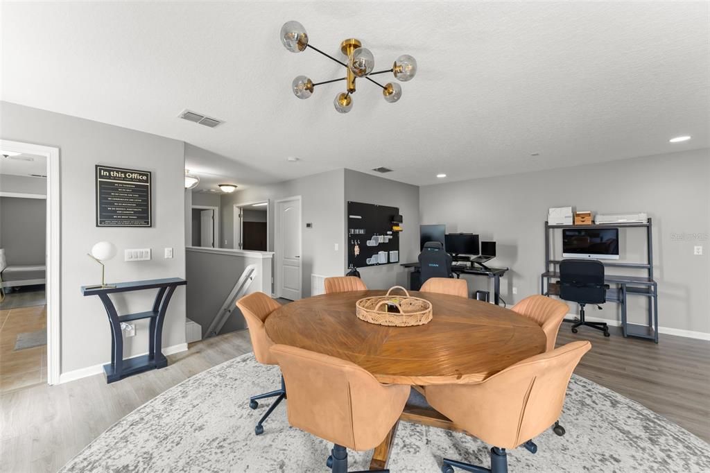 For Sale: $949,000 (5 beds, 4 baths, 4041 Square Feet)