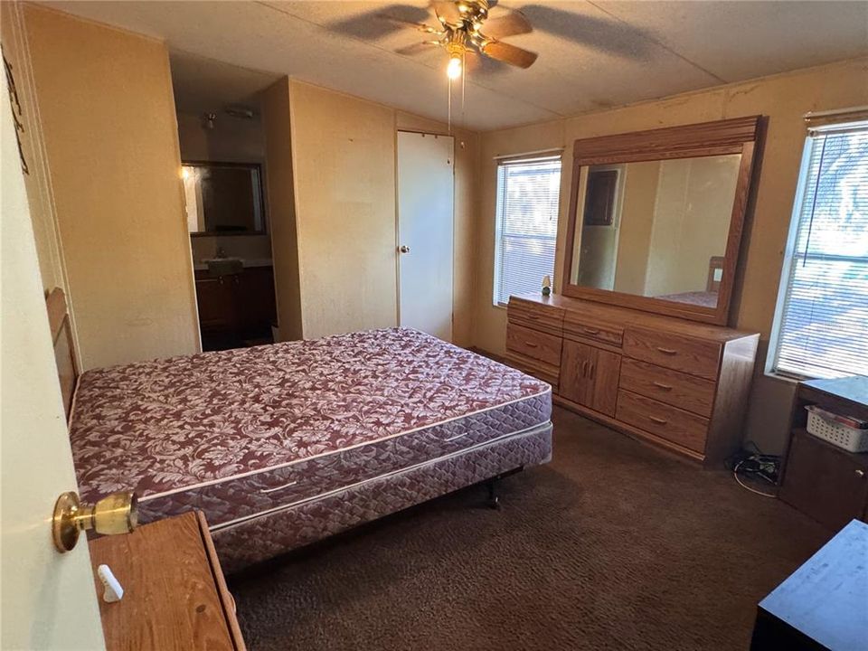 En Venta: $130,000 (3 camas, 2 baños, 864 Pies cuadrados)