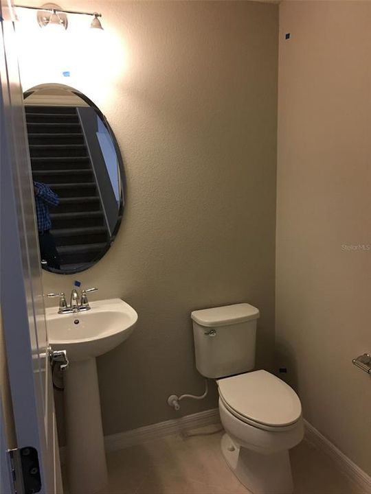 合同活跃: $1,950 (2 贝兹, 2 浴室, 1617 平方英尺)