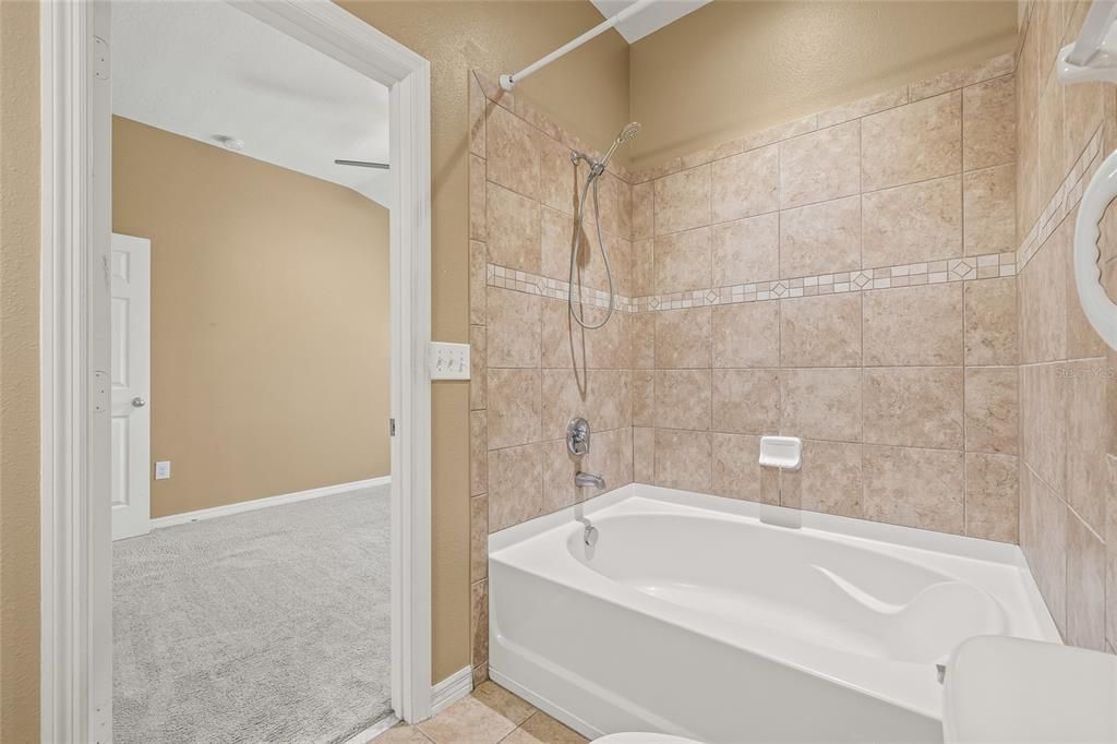 Active With Contract: $227,000 (2 beds, 2 baths, 1248 Square Feet)