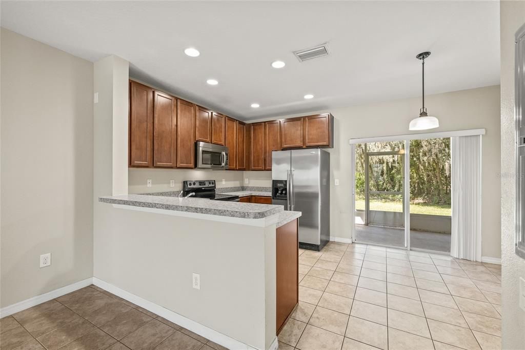 Active With Contract: $227,000 (2 beds, 2 baths, 1248 Square Feet)