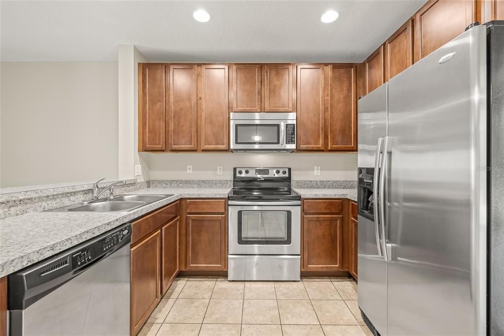 Active With Contract: $227,000 (2 beds, 2 baths, 1248 Square Feet)