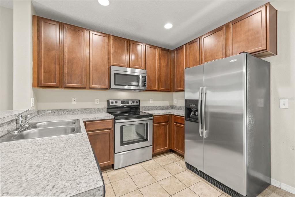 Active With Contract: $227,000 (2 beds, 2 baths, 1248 Square Feet)