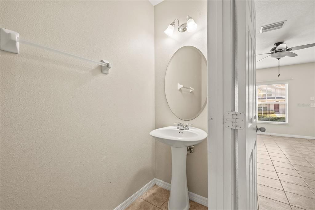 Active With Contract: $227,000 (2 beds, 2 baths, 1248 Square Feet)