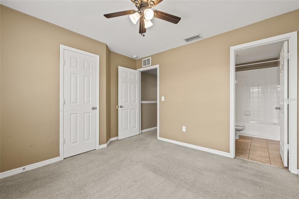 Active With Contract: $227,000 (2 beds, 2 baths, 1248 Square Feet)