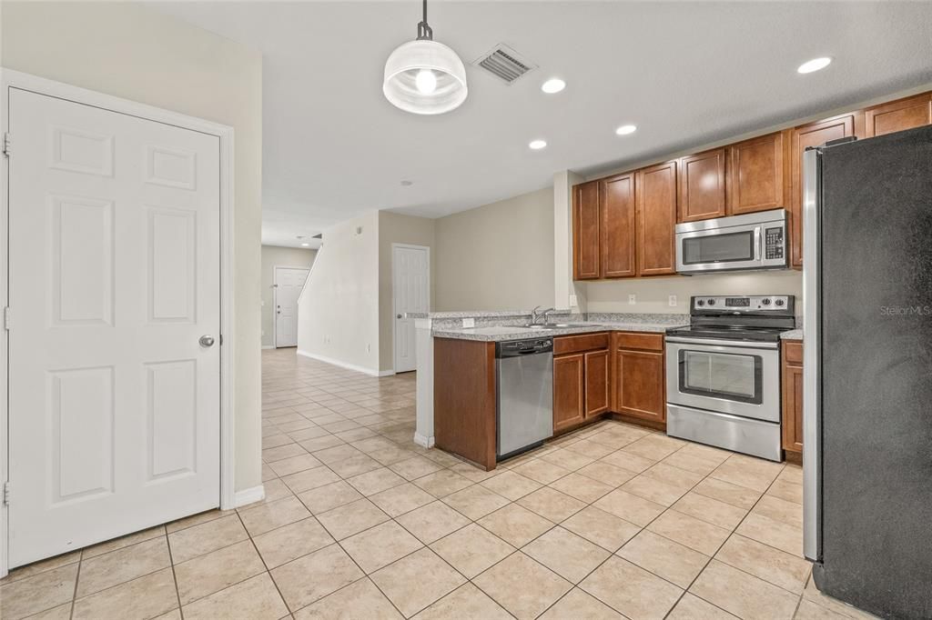 Active With Contract: $227,000 (2 beds, 2 baths, 1248 Square Feet)