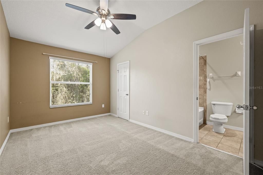 Active With Contract: $227,000 (2 beds, 2 baths, 1248 Square Feet)