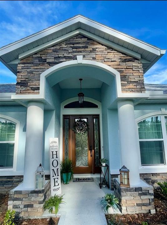 Под контрактом: $425,000 (4 спален, 3 ванн, 2649 Квадратных фут)