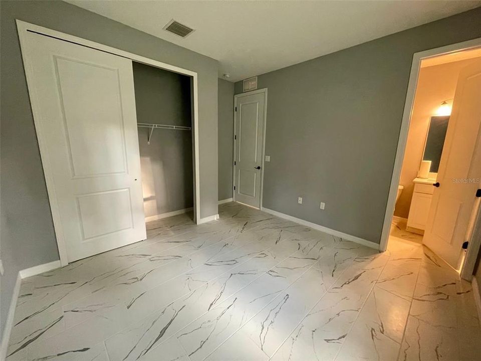 Под контрактом: $425,000 (4 спален, 3 ванн, 2649 Квадратных фут)