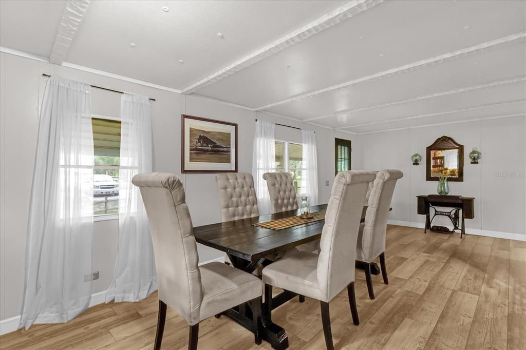 En Venta: $390,000 (3 camas, 2 baños, 1440 Pies cuadrados)