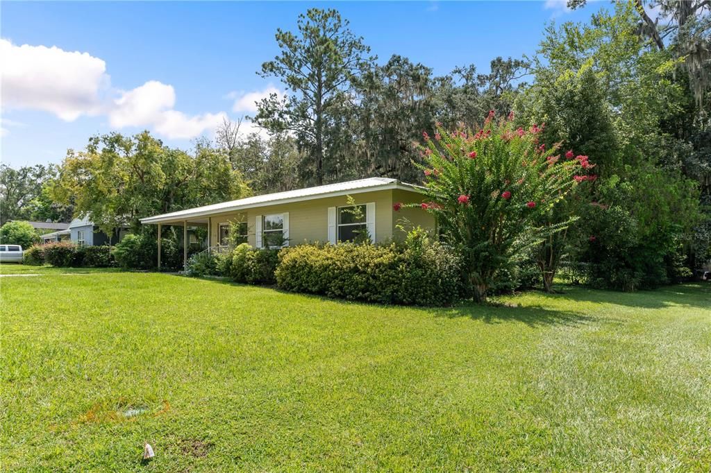 Под контрактом: $165,000 (3 спален, 2 ванн, 1002 Квадратных фут)