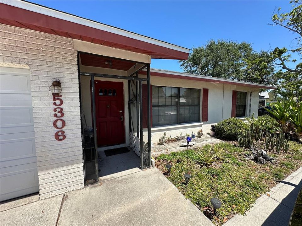 Activo con contrato: $410,000 (5 camas, 3 baños, 2783 Pies cuadrados)