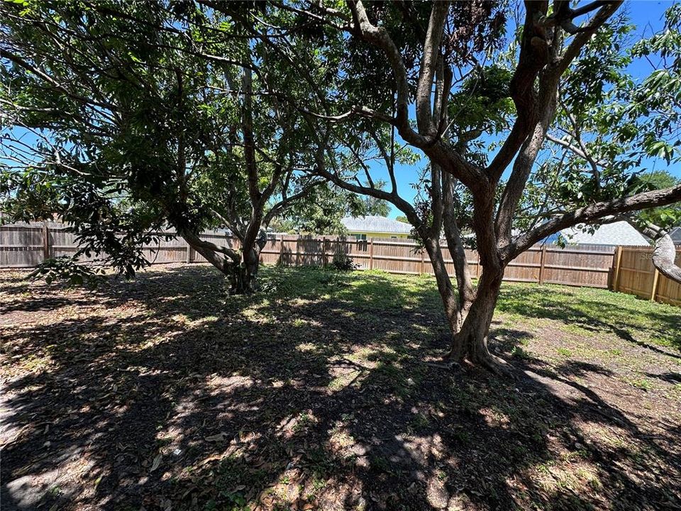 Activo con contrato: $410,000 (5 camas, 3 baños, 2783 Pies cuadrados)