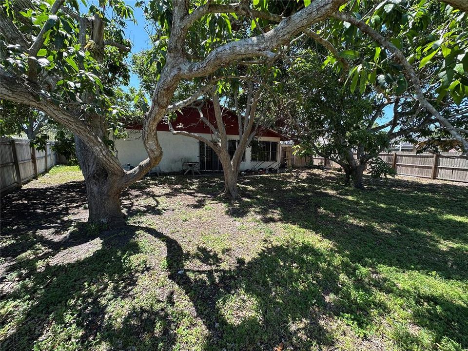 Activo con contrato: $410,000 (5 camas, 3 baños, 2783 Pies cuadrados)