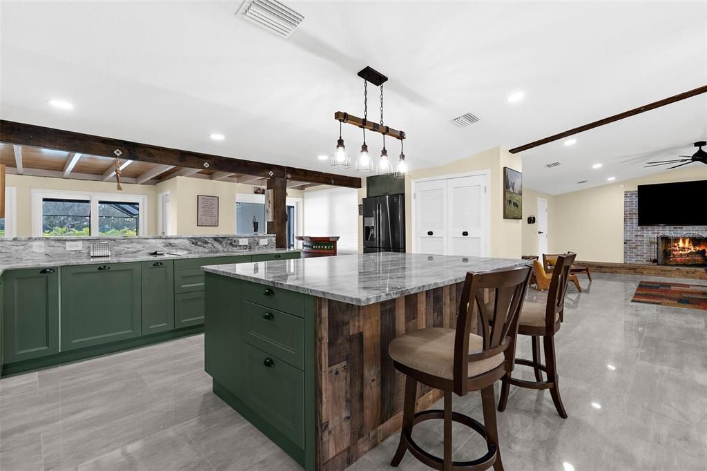 На продажу: $2,295,000 (5 спален, 4 ванн, 3156 Квадратных фут)