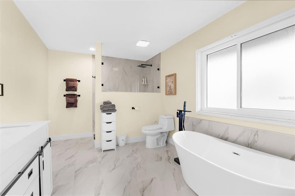 На продажу: $2,295,000 (5 спален, 4 ванн, 3156 Квадратных фут)