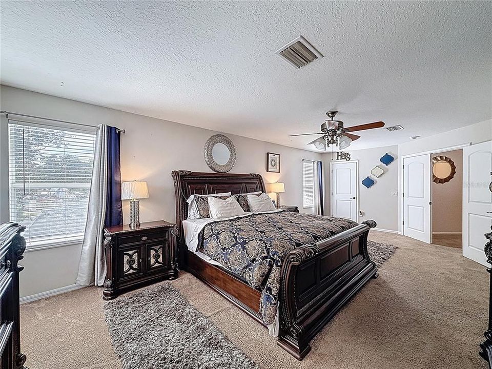 Active With Contract: $474,932 (4 beds, 2 baths, 2885 Square Feet)