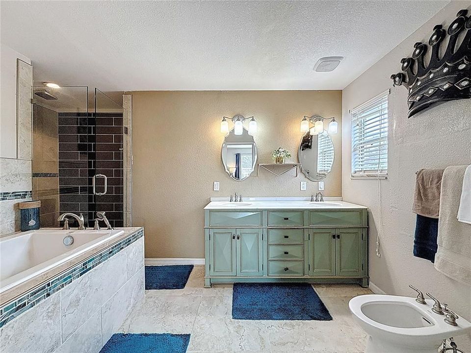 Active With Contract: $474,932 (4 beds, 2 baths, 2885 Square Feet)