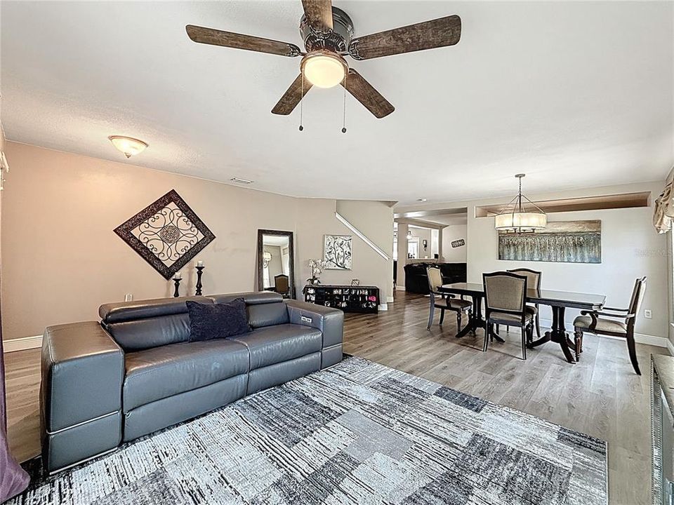 Active With Contract: $474,932 (4 beds, 2 baths, 2885 Square Feet)