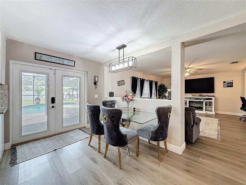 Active With Contract: $474,932 (4 beds, 2 baths, 2885 Square Feet)