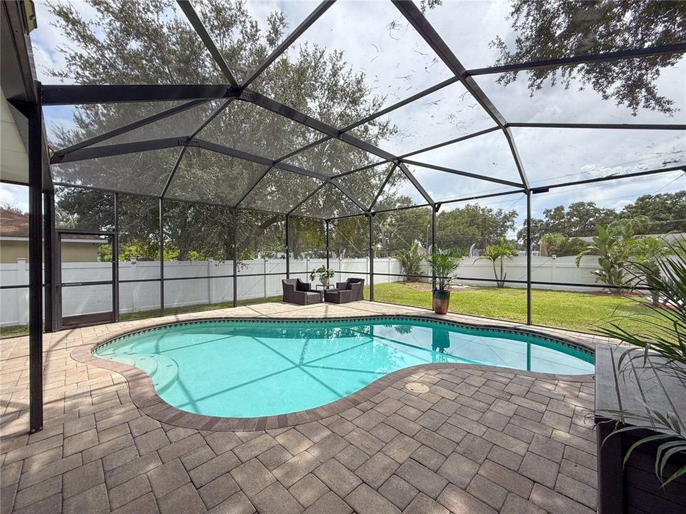 Active With Contract: $474,932 (4 beds, 2 baths, 2885 Square Feet)