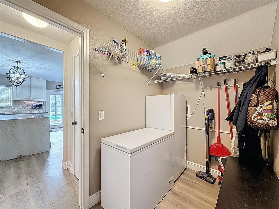 Active With Contract: $474,932 (4 beds, 2 baths, 2885 Square Feet)