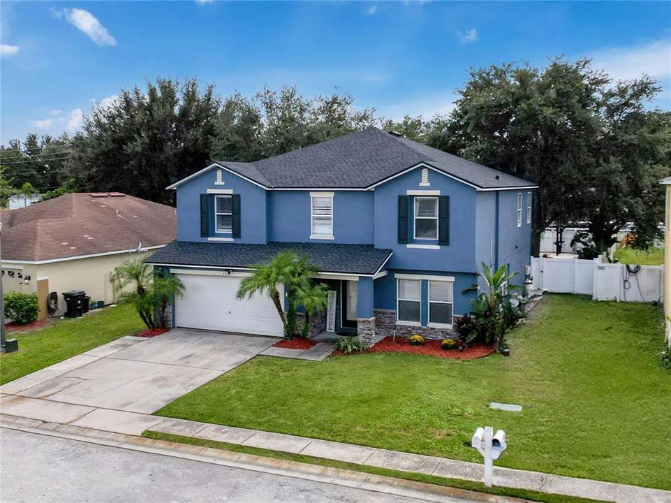 Active With Contract: $474,932 (4 beds, 2 baths, 2885 Square Feet)