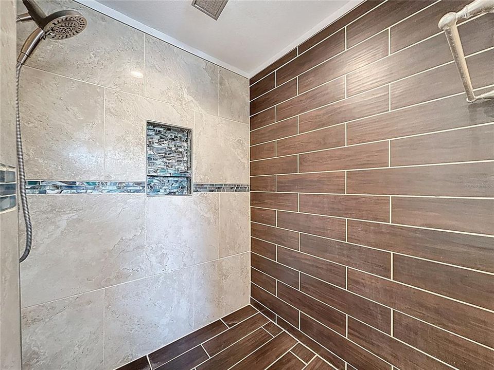 Active With Contract: $474,932 (4 beds, 2 baths, 2885 Square Feet)