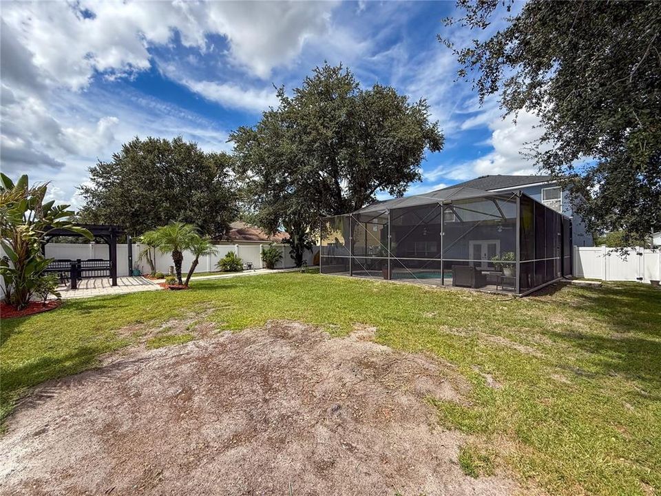 Active With Contract: $474,932 (4 beds, 2 baths, 2885 Square Feet)