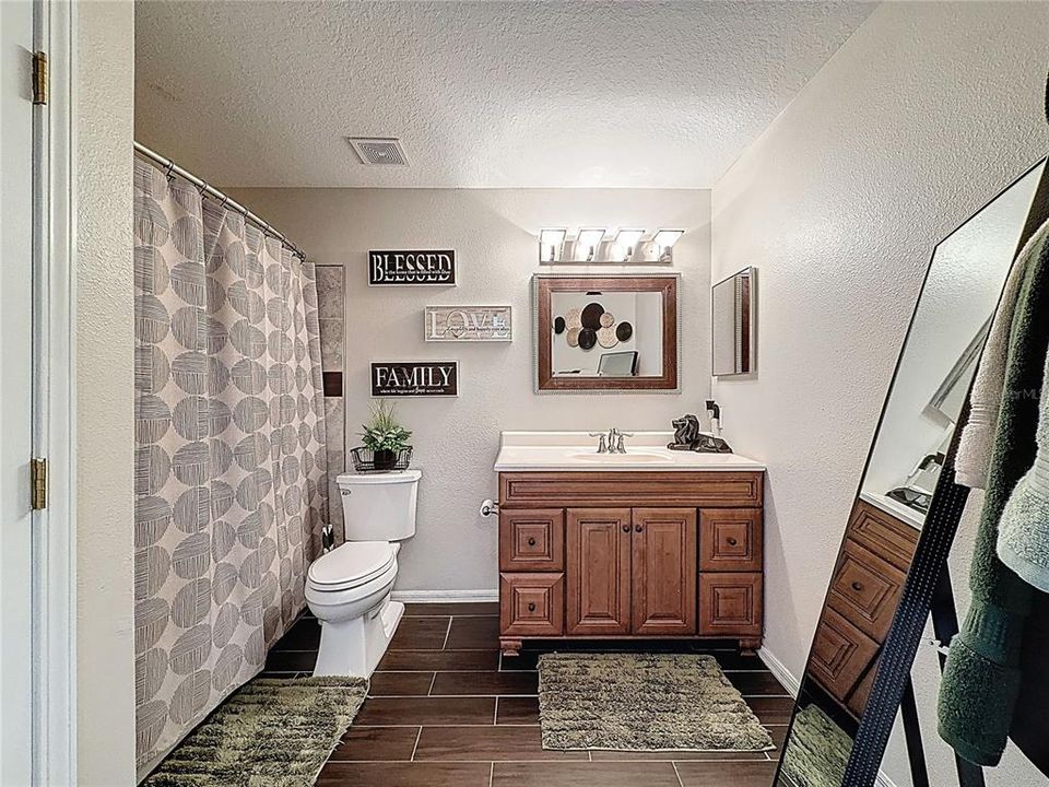 Active With Contract: $474,932 (4 beds, 2 baths, 2885 Square Feet)