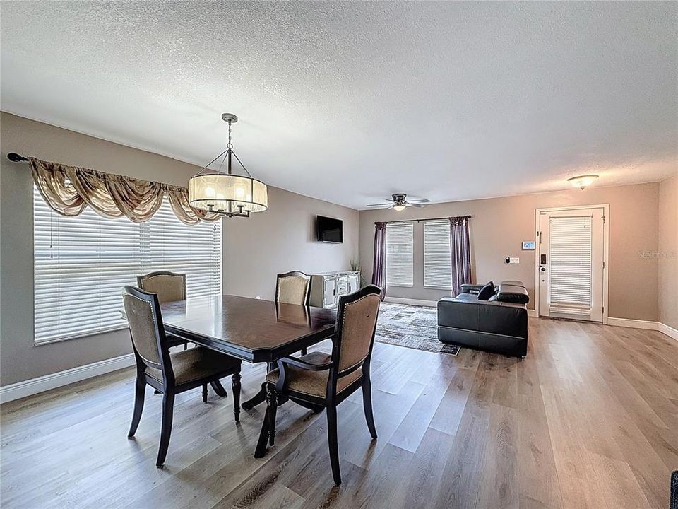 Active With Contract: $474,932 (4 beds, 2 baths, 2885 Square Feet)