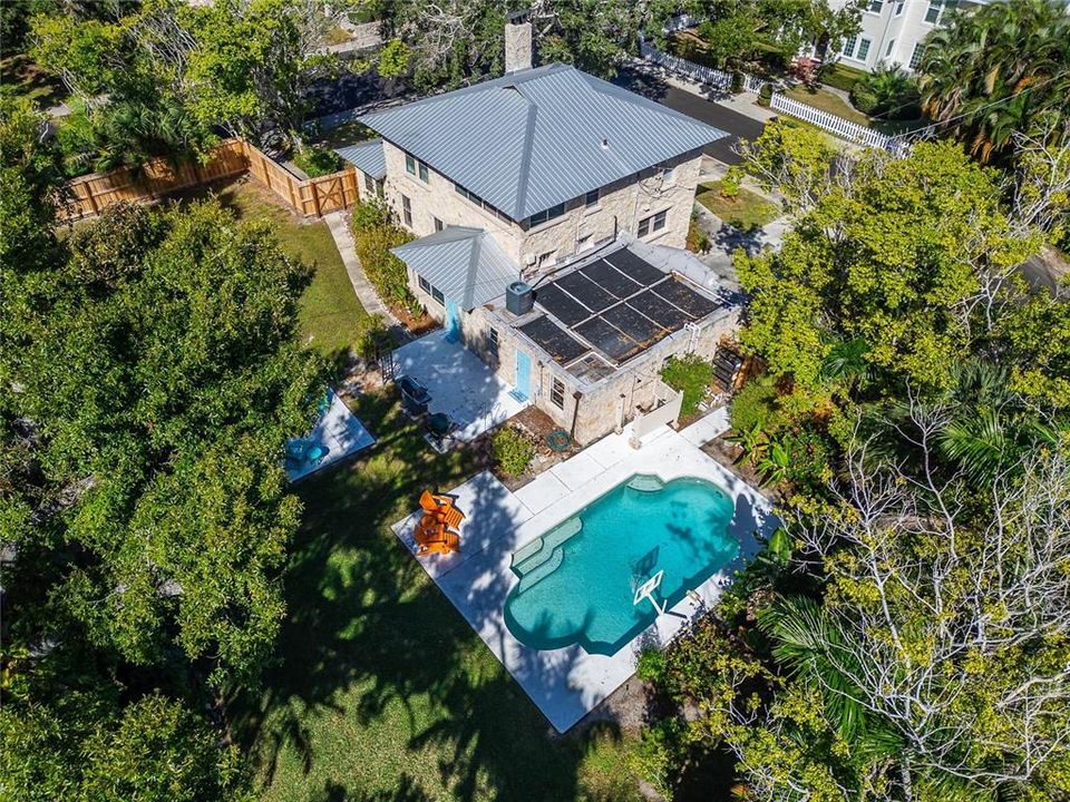 合同活跃: $725,000 (3 贝兹, 2 浴室, 2202 平方英尺)