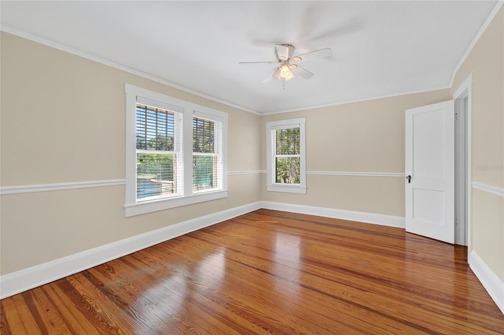 合同活跃: $725,000 (3 贝兹, 2 浴室, 2202 平方英尺)