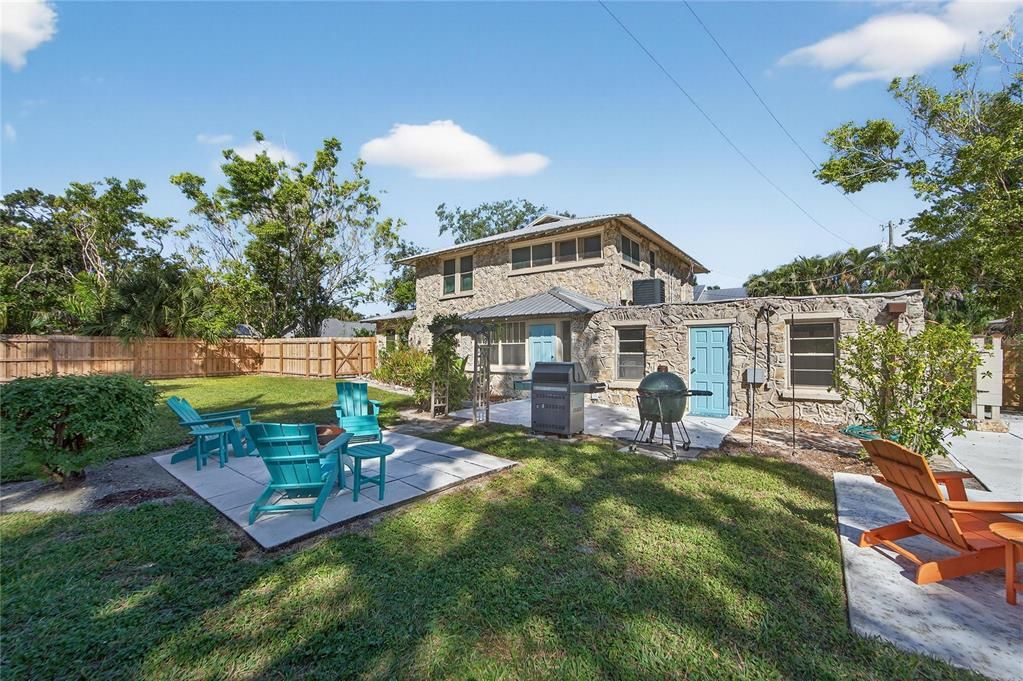 合同活跃: $725,000 (3 贝兹, 2 浴室, 2202 平方英尺)