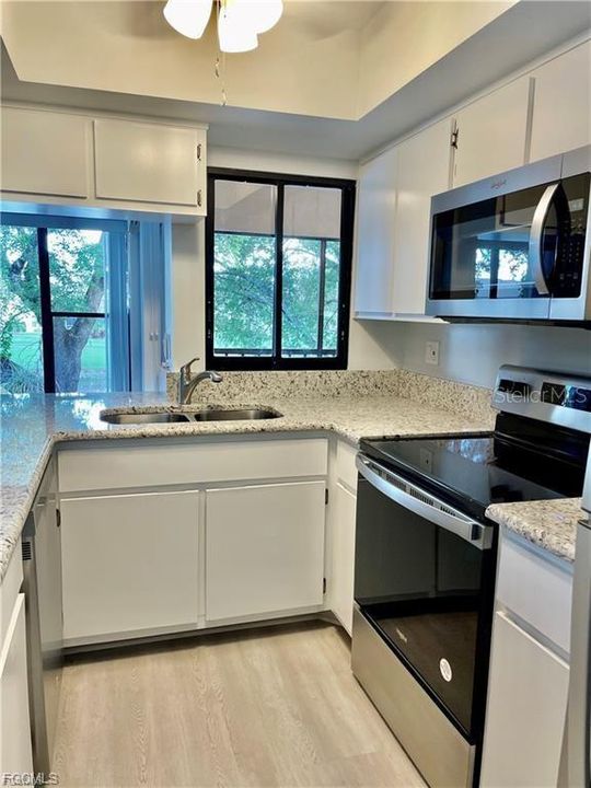 В аренду: $2,100 (2 спален, 2 ванн, 836 Квадратных фут)