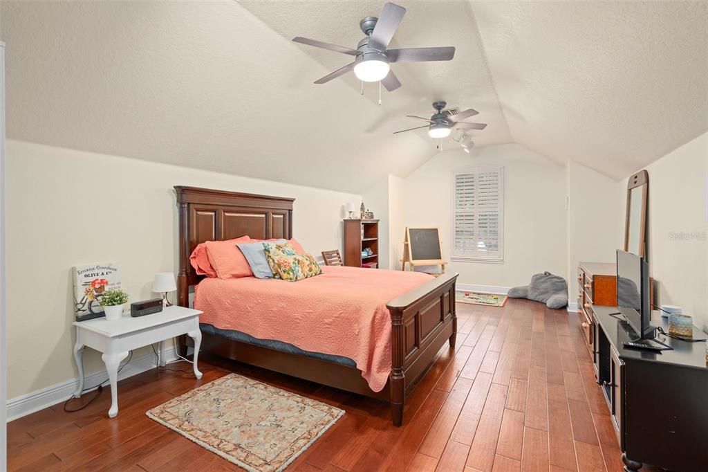 待售: $919,500 (4 贝兹, 3 浴室, 3084 平方英尺)