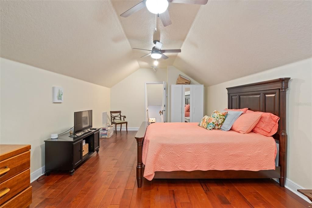 待售: $919,500 (4 贝兹, 3 浴室, 3084 平方英尺)