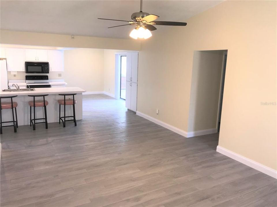 出租: $3,200 (3 贝兹, 2 浴室, 1872 平方英尺)