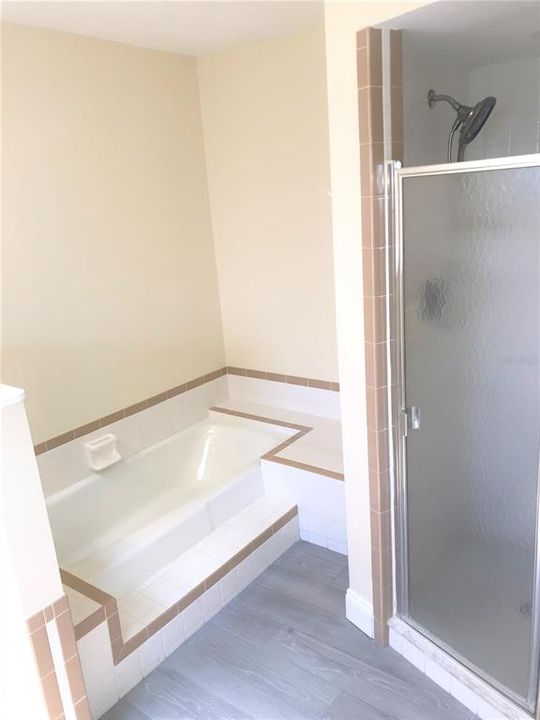 出租: $3,200 (3 贝兹, 2 浴室, 1872 平方英尺)