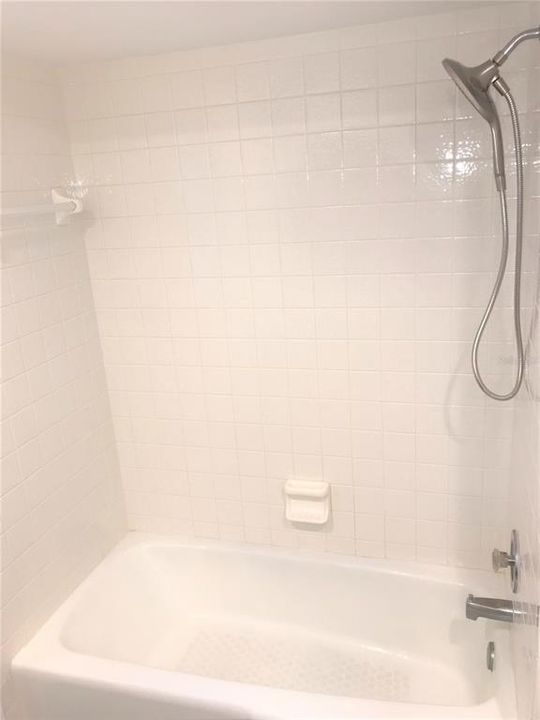 出租: $3,200 (3 贝兹, 2 浴室, 1872 平方英尺)